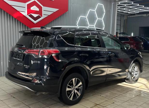 Toyota RAV4 IV (XA40) Рестайлинг с пробегом 2017 года, цена 2 410 000 рублей, 133707 км, внедорожник, Автокод Объявления