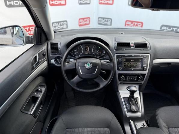Skoda Octavia II (A5) Рестайлинг с пробегом 2009 года, цена 649 990 рублей, 213800 км, лифтбек, Автокод Объявления