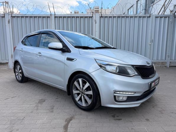 Kia Rio III Рестайлинг с пробегом 2015 года, цена 1 244 000 рублей, 199257 км, хэтчбек, Автокод Объявления