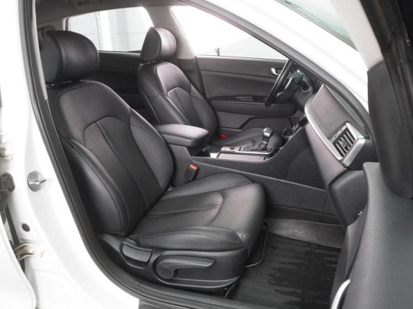 Kia Optima IV Рестайлинг с пробегом 2018 года, цена 2 139 000 рублей, 86176 км, седан, Автокод Объявления