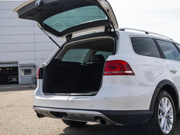Volkswagen Passat B7 с пробегом 2012 года, цена 1 498 000 рублей, 177000 км, универсал, Автокод Объявления