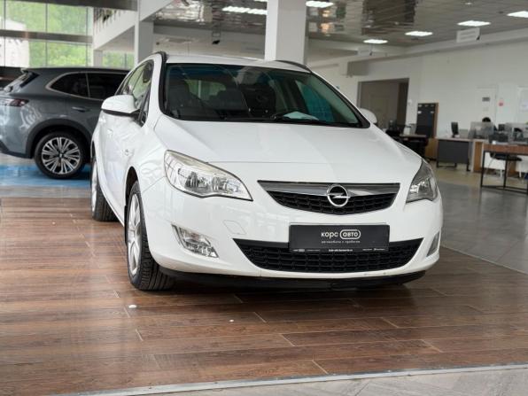 Opel Astra J