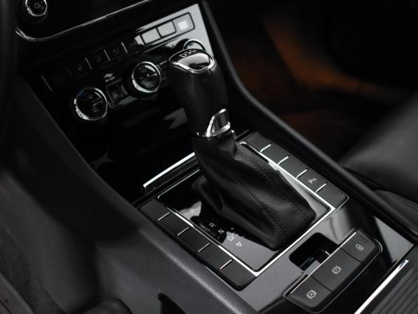 Skoda Superb III Рестайлинг с пробегом 2019 года, цена 2 350 000 рублей, 94080 км, лифтбек, Автокод Объявления