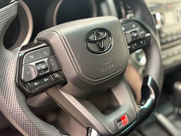 Toyota Land Cruiser 200 Series с пробегом 2011 года, цена 3 199 900 рублей, 329813 км, внедорожник, Автокод Объявления