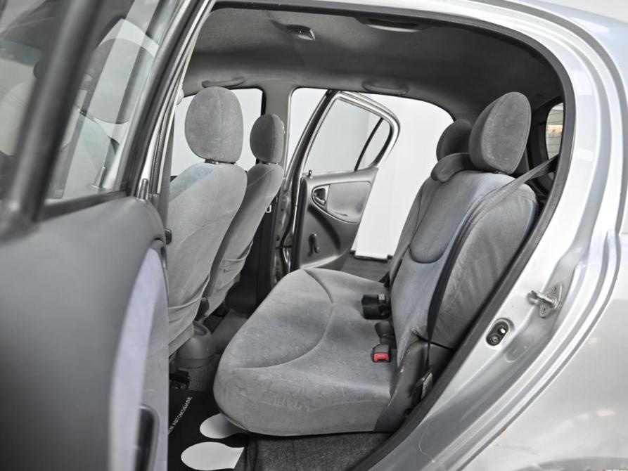 Toyota Yaris I Москва  - изображение 10