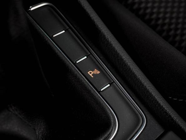 Volkswagen Golf VII Рестайлинг с пробегом 2019 года, цена 1 429 000 рублей, 163159 км, универсал, Автокод Объявления