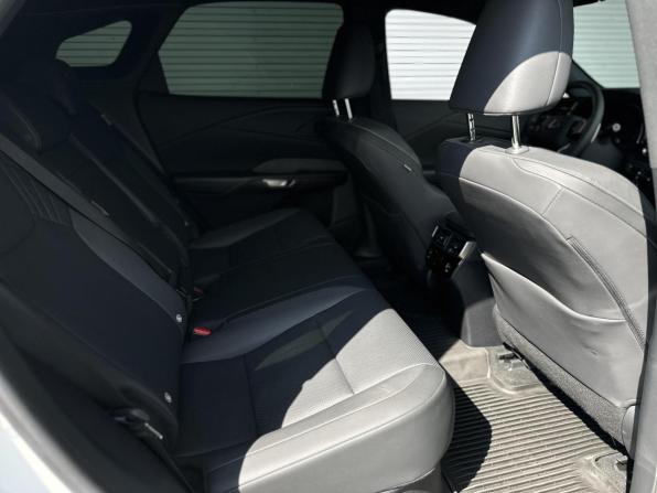 Lexus RX V с пробегом 2023 года, цена 8 930 000 рублей, 3355 км, внедорожник, Автокод Объявления