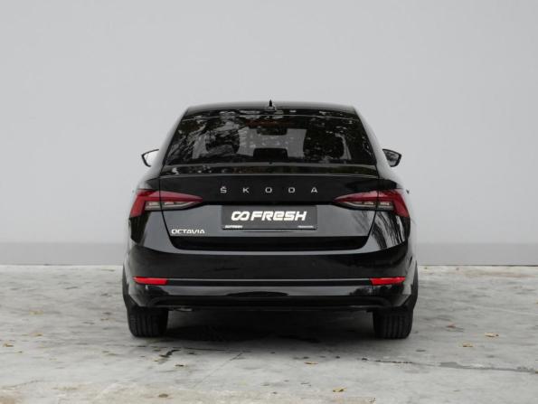 Skoda Octavia IV (A8) с пробегом 2021 года, цена 2 099 000 рублей, 76129 км, лифтбек, Автокод Объявления