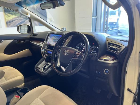 Toyota Vellfire II Рестайлинг с пробегом 2019 года, цена 3 620 000 рублей, 190000 км, минивэн, Автокод Объявления