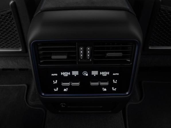 Porsche Cayenne III Рестайлинг с пробегом 2023 года, цена 25 850 000 рублей, 2364 км, внедорожник, Автокод Объявления