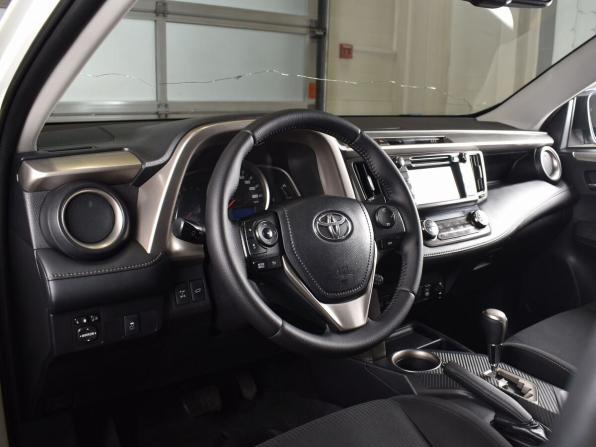Toyota RAV4 IV (XA40) с пробегом 2015 года, цена 1 829 997 рублей, 214058 км, внедорожник, Автокод Объявления