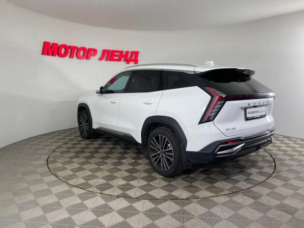 Geely Atlas II с пробегом 2024 года, цена 2 995 000 рублей, 37879 км, внедорожник, Автокод Объявления