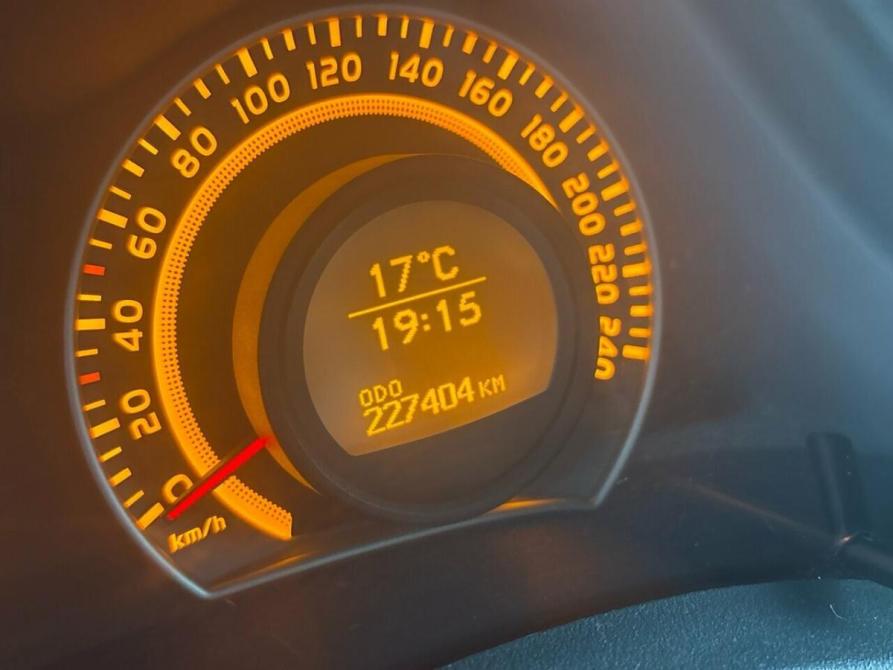 Toyota Auris I Кемерово  - изображение 4