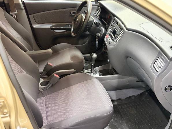 Kia Rio II Рестайлинг с пробегом 2011 года, цена 608 000 рублей, 165000 км, седан, Автокод Объявления
