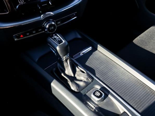 Volvo XC60 II с пробегом 2018 года, цена 3 559 000 рублей, 107953 км, внедорожник, Автокод Объявления