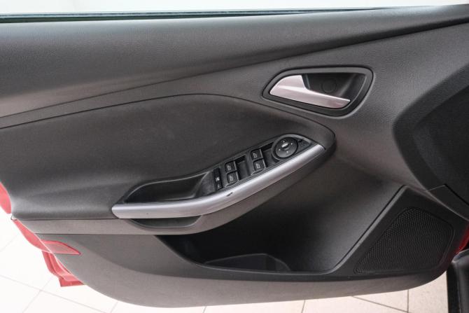 Ford Focus III с пробегом 2012 года, цена 979 000 рублей, 221000 км, седан, Автокод Объявления
