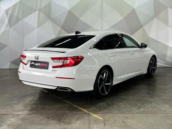 Honda Accord X Рестайлинг с пробегом 2021 года, цена 2 400 000 рублей, 79980 км, седан, Автокод Объявления