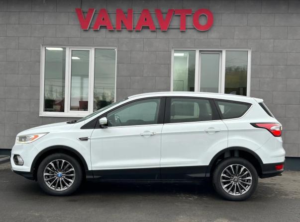 Ford Kuga II Рестайлинг с пробегом 2017 года, цена 1 870 000 рублей, 91266 км, внедорожник, Автокод Объявления