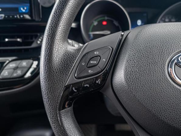 Toyota C-HR I с пробегом 2018 года, цена 2 150 000 рублей, 133812 км, внедорожник, Автокод Объявления