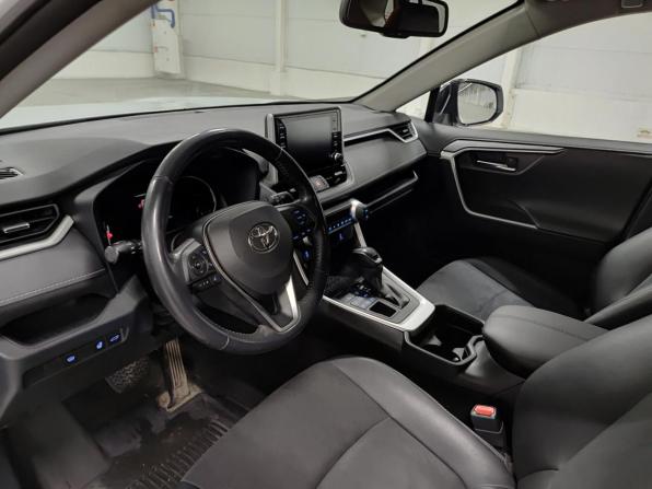 Toyota RAV4 V (XA50) с пробегом 2021 года, цена 3 050 000 рублей, 117114 км, внедорожник, Автокод Объявления