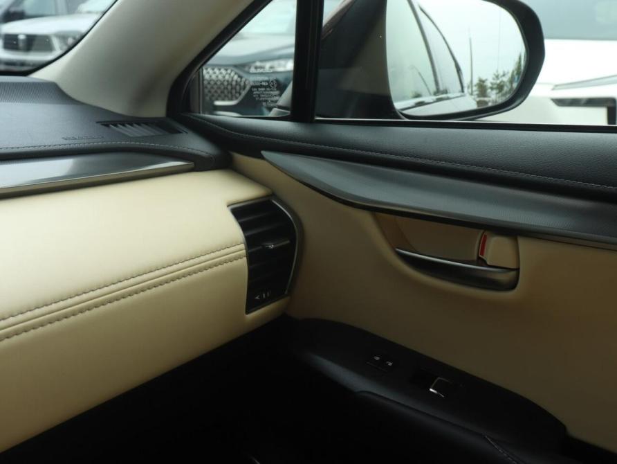 Lexus NX I Рестайлинг Казань  - изображение 12