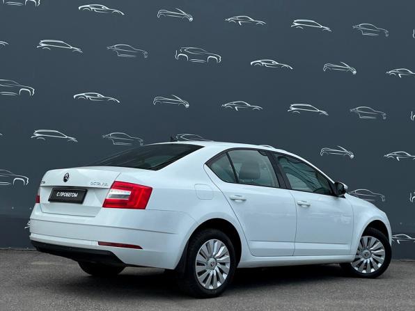 Skoda Octavia III (A7) Рестайлинг с пробегом 2018 года, цена 998 600 рублей, 324119 км, лифтбек, Автокод Объявления