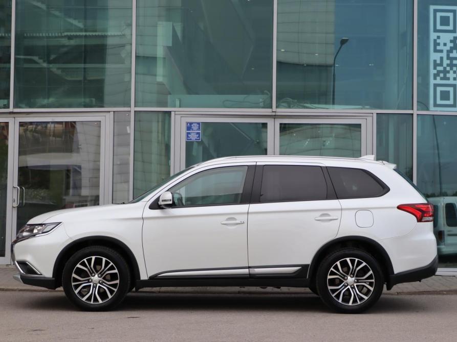 Mitsubishi Outlander III Рестайлинг 2 Санкт-Петербург  - изображение 5