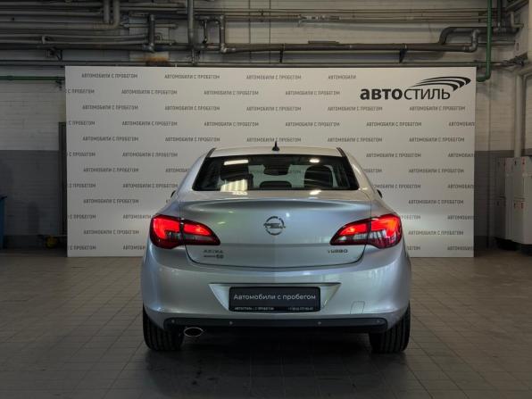 Opel Astra J Рестайлинг с пробегом 2013 года, цена 699 000 рублей, 193000 км, седан, Автокод Объявления