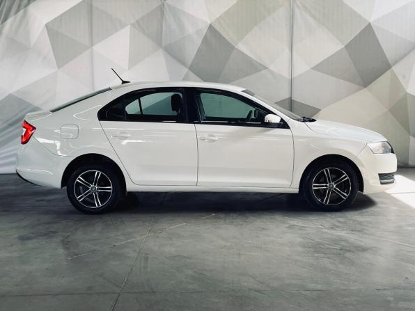 Skoda Rapid I Рестайлинг с пробегом 2017 года, цена 870 000 рублей, 229451 км, лифтбек, Автокод Объявления