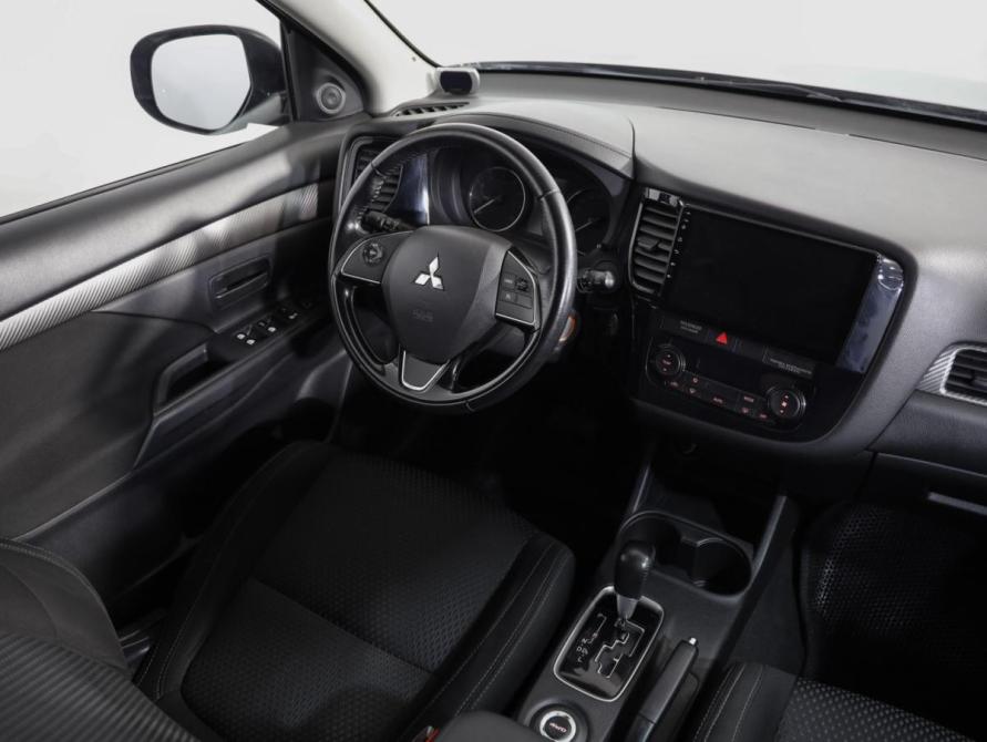Mitsubishi Outlander III Рестайлинг 2 Санкт-Петербург  - изображение 10