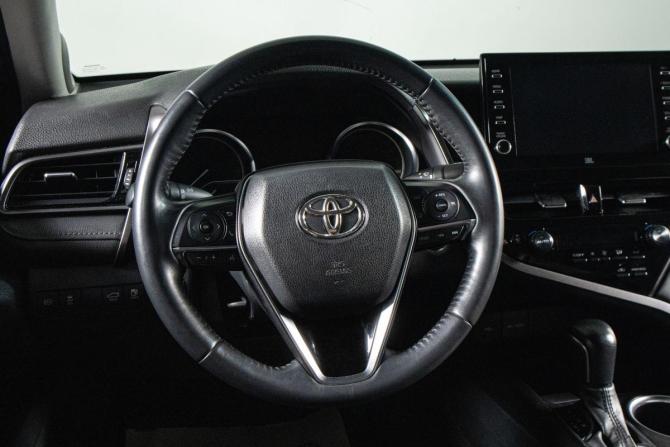Toyota Camry VIII (XV70) Рестайлинг с пробегом 2021 года, цена 2 999 000 рублей, 64600 км, седан, Автокод Объявления