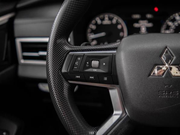 Mitsubishi Outlander IV с пробегом 2021 года, цена 3 150 000 рублей, 44293 км, внедорожник, Автокод Объявления