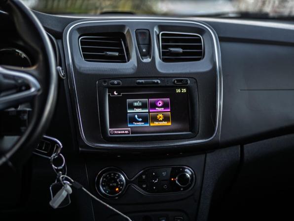Renault Logan II Рестайлинг с пробегом 2020 года, цена 1 025 000 рублей, 109934 км, седан, Автокод Объявления