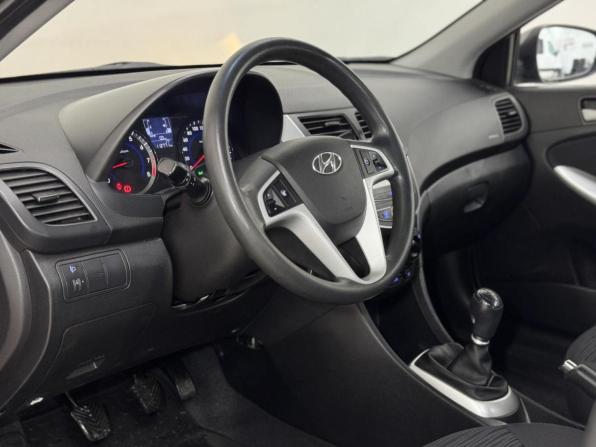 Hyundai Solaris I Рестайлинг с пробегом 2015 года, цена 939 000 рублей, 112771 км, седан, Автокод Объявления