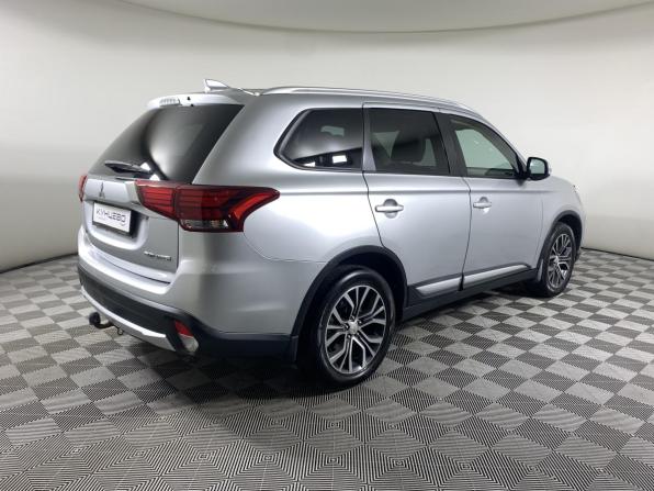 Mitsubishi Outlander III Рестайлинг 2 с пробегом 2018 года, цена 2 099 000 рублей, 100000 км, внедорожник, Автокод Объявления