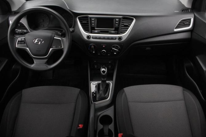 Hyundai Solaris II с пробегом 2018 года, цена 880 000 рублей, 201352 км, седан, Автокод Объявления