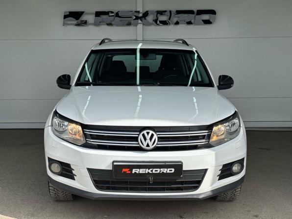 Volkswagen Tiguan I Рестайлинг с пробегом 2012 года, цена 1 059 000 рублей, 243642 км, внедорожник, Автокод Объявления