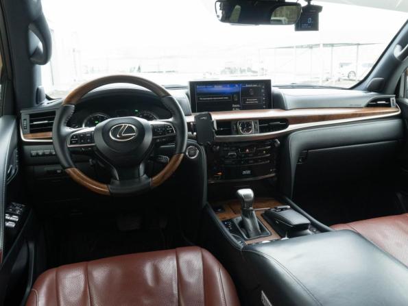 Lexus LX III Рестайлинг 2 с пробегом 2016 года, цена 6 700 000 рублей, 248357 км, внедорожник, Автокод Объявления