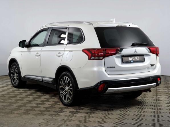 Mitsubishi Outlander III Рестайлинг 2 с пробегом 2015 года, цена 1 348 000 рублей, 238094 км, внедорожник, Автокод Объявления