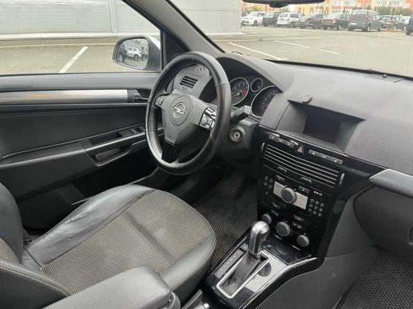 Opel Astra H Рестайлинг с пробегом 2012 года, цена 580 000 рублей, 170000 км, седан, Автокод Объявления