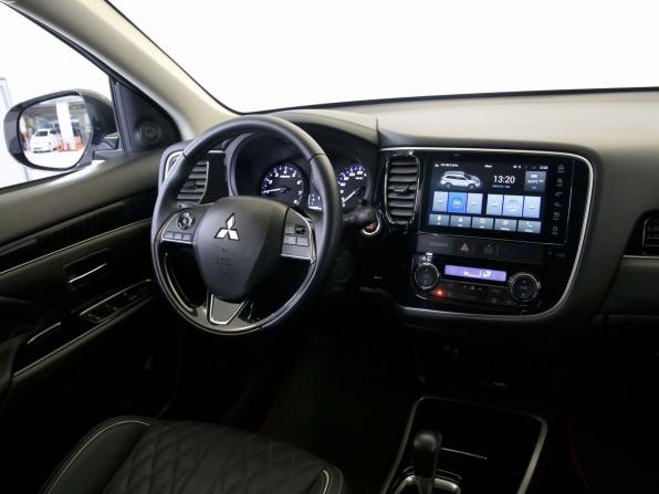 Mitsubishi Outlander III Рестайлинг 3 с пробегом 2022 года, цена 2 525 000 рублей, 33092 км, внедорожник, Автокод Объявления