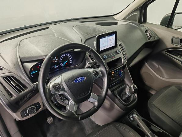 Ford Tourneo Connect II Рестайлинг с пробегом 2019 года, цена 1 699 000 рублей, 113266 км, компактвэн, Автокод Объявления