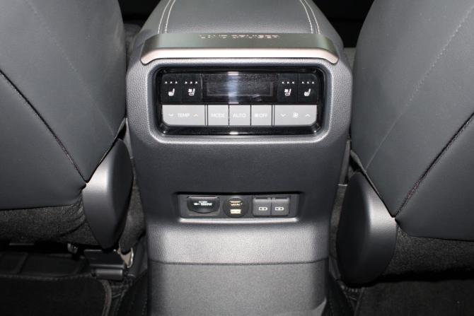 Toyota Land Cruiser Prado 250 Series с пробегом 2024 года, цена 13 600 000 рублей, 5940 км, внедорожник, Автокод Объявления