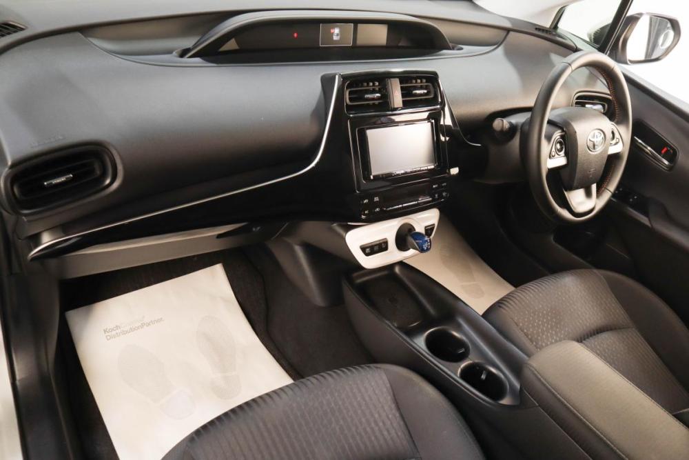 Toyota Prius IV (XW50) Челябинск  - изображение 11