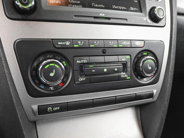 Skoda Octavia II (A5) Рестайлинг с пробегом 2011 года, цена 1 049 000 рублей, 208915 км, лифтбек, Автокод Объявления