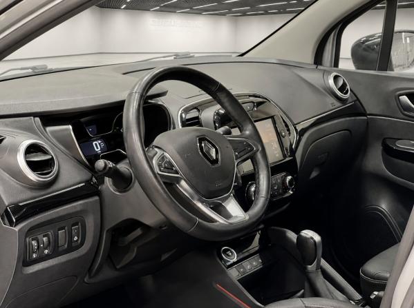Renault Kaptur I Рестайлинг с пробегом 2020 года, цена 1 850 000 рублей, 50000 км, внедорожник, Автокод Объявления