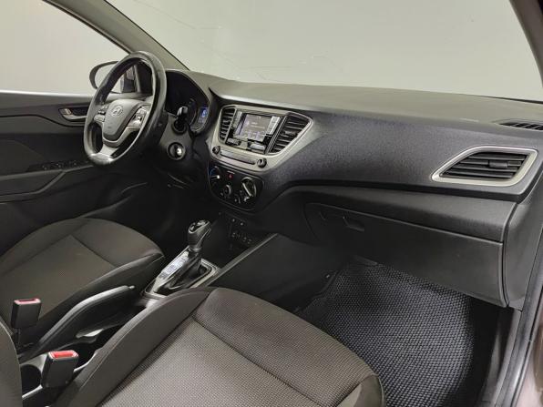 Hyundai Solaris II с пробегом 2018 года, цена 1 250 000 рублей, 180000 км, седан, Автокод Объявления