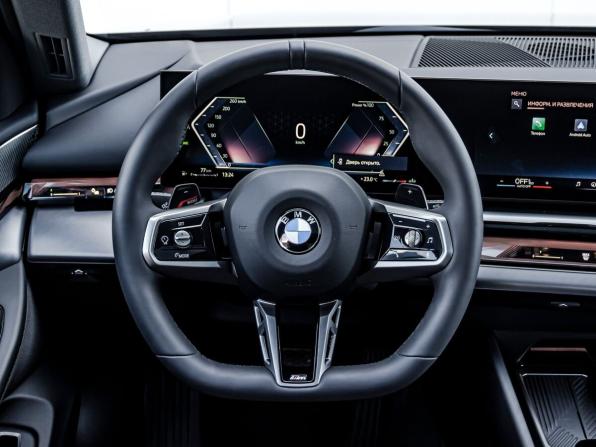BMW 5 серии VIII (G60/G61/G68) с пробегом 2025 года, цена 8 490 000 рублей, 18 км, седан, Автокод Объявления