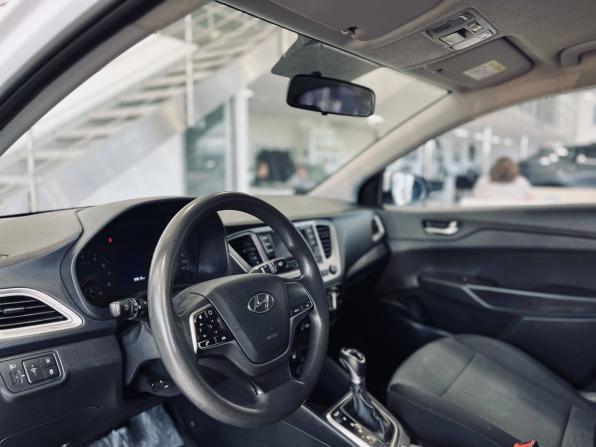 Hyundai Solaris II Рестайлинг с пробегом 2021 года, цена 1 369 900 рублей, 99600 км, седан, Автокод Объявления