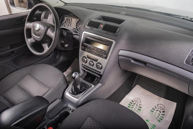 Skoda Octavia II (A5) Рестайлинг с пробегом 2011 года, цена 999 000 рублей, 134000 км, лифтбек, Автокод Объявления